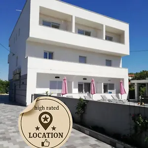 Apartmant&rooms Rosa Medulin Affittacamere
